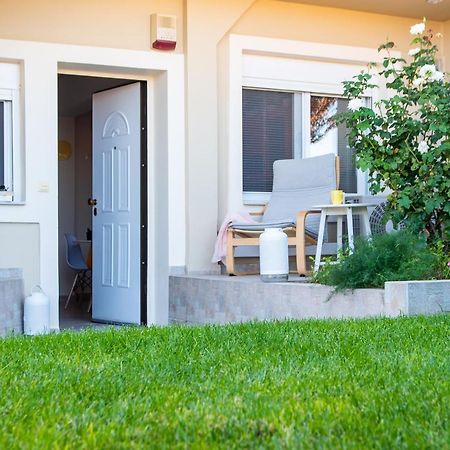 Yelayellow House Near To Airport, Rafina Port And Metropolitan Expo Artemida  Buitenkant foto